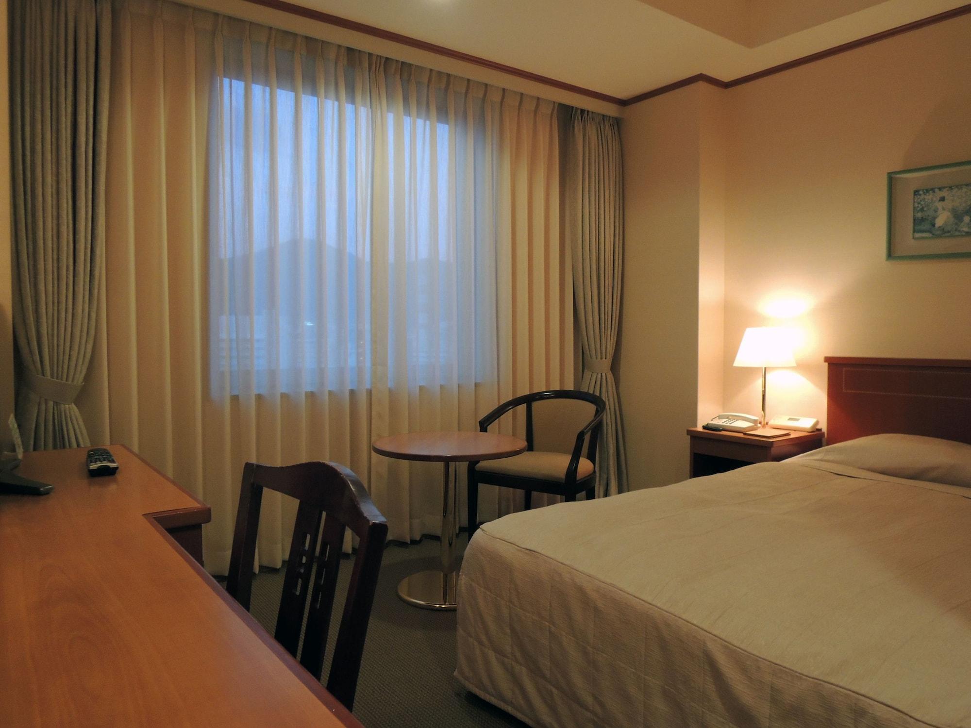 Hotel Crown Palais Kokura Китакушу Екстериор снимка