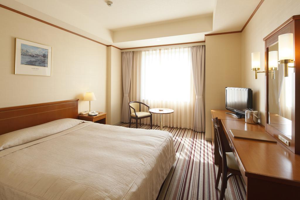 Hotel Crown Palais Kokura Китакушу Екстериор снимка