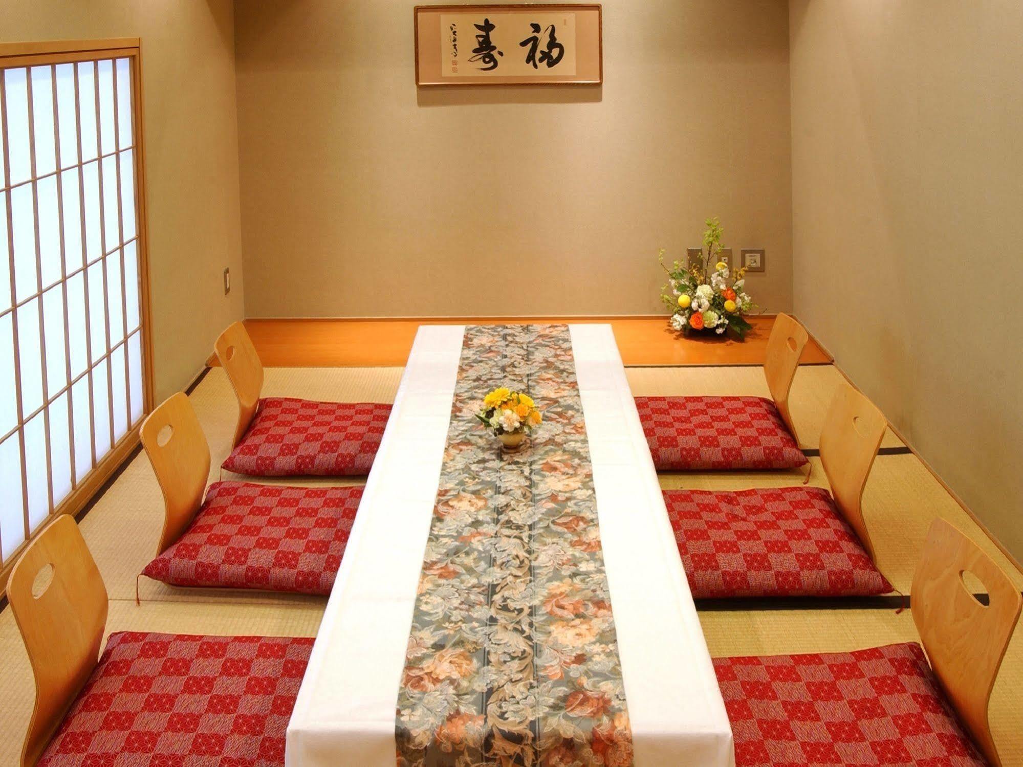 Hotel Crown Palais Kokura Китакушу Екстериор снимка