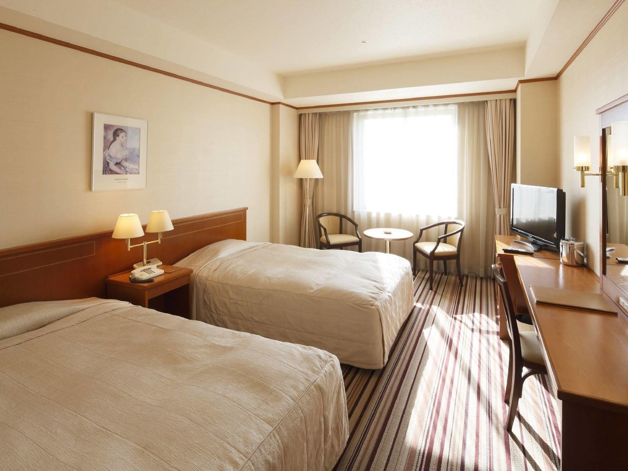 Hotel Crown Palais Kokura Китакушу Екстериор снимка
